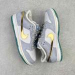 Nike SB Dunk x Sean Cliver "Holiday Special"